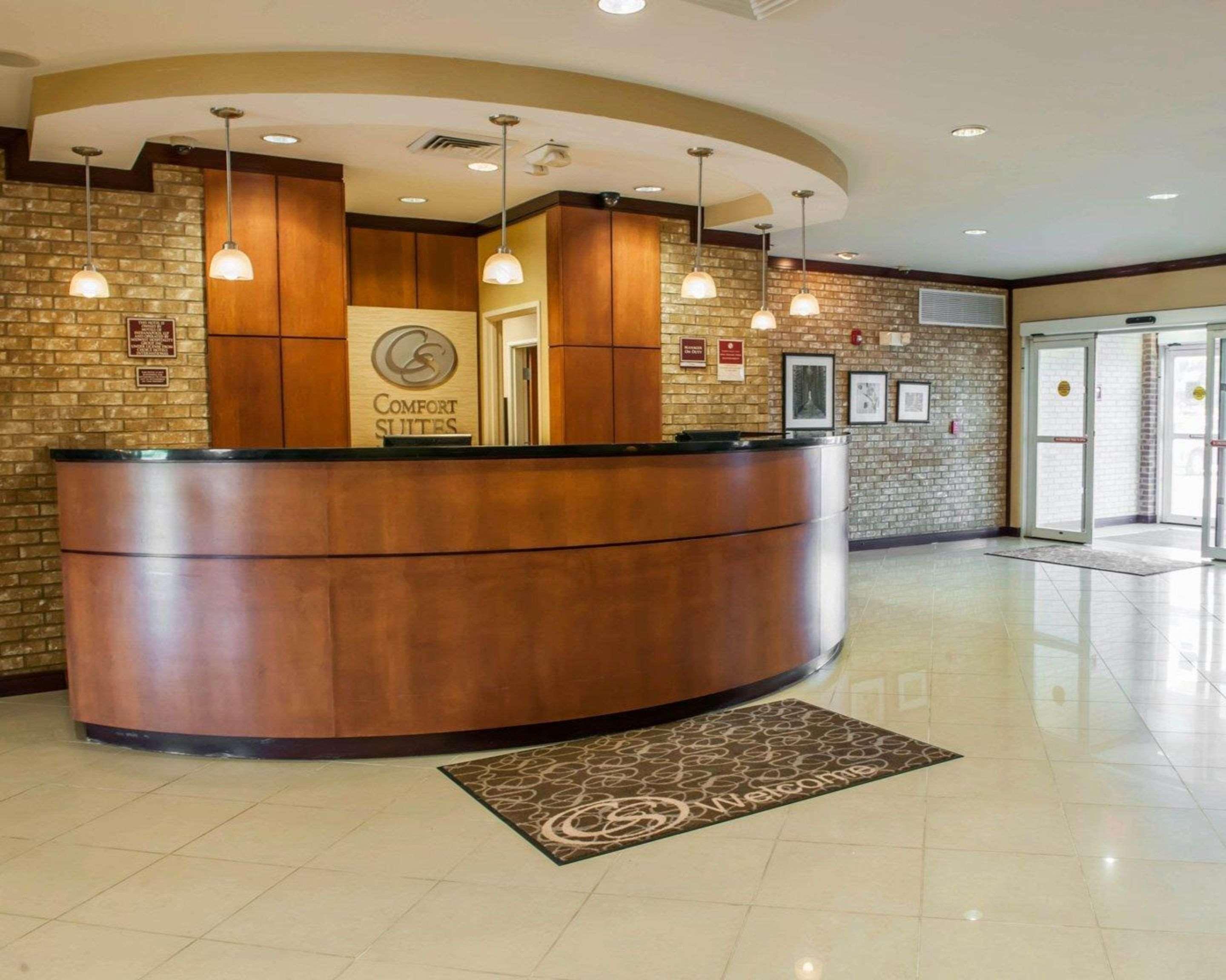 Comfort Suites Southport Exterior photo