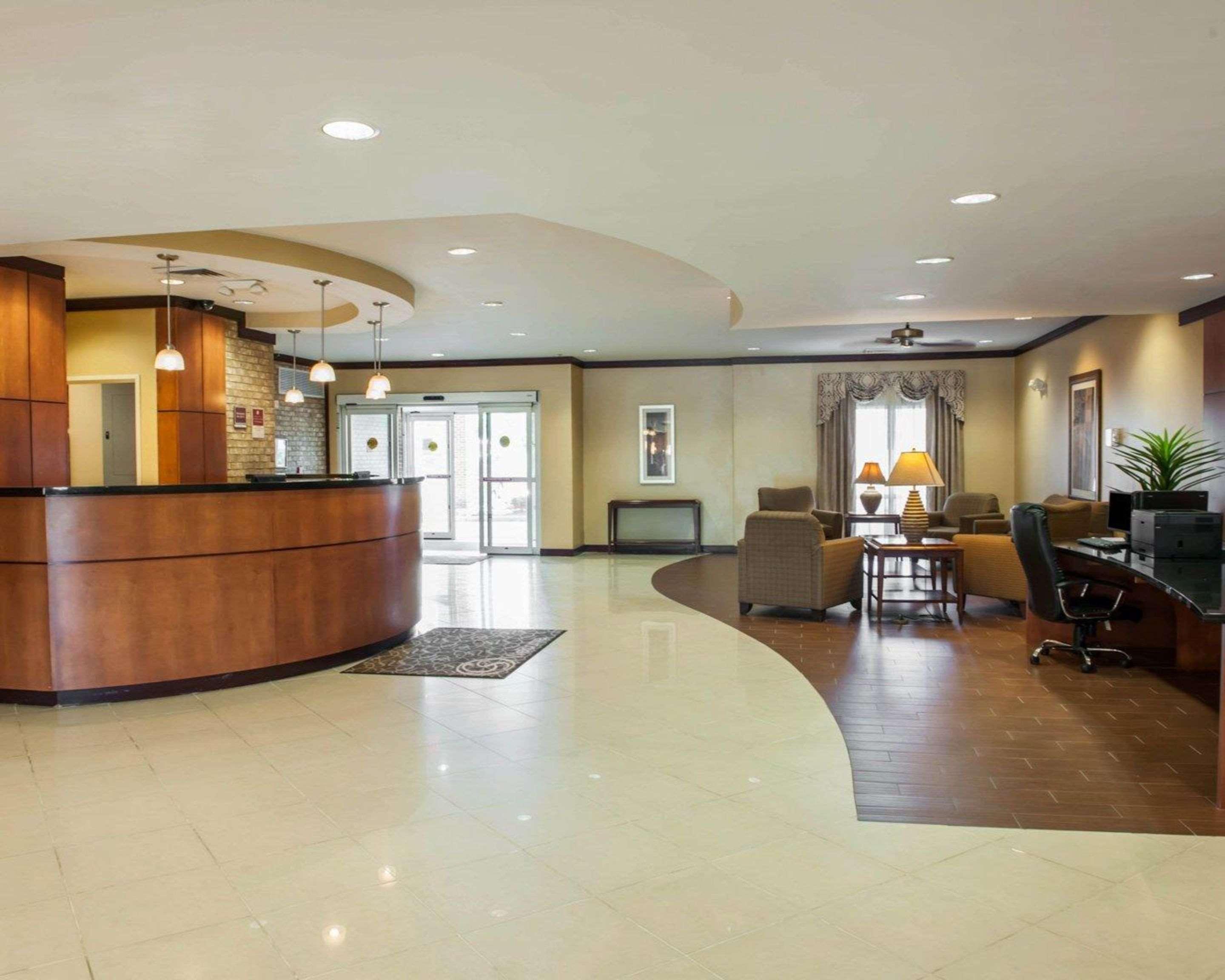 Comfort Suites Southport Exterior photo
