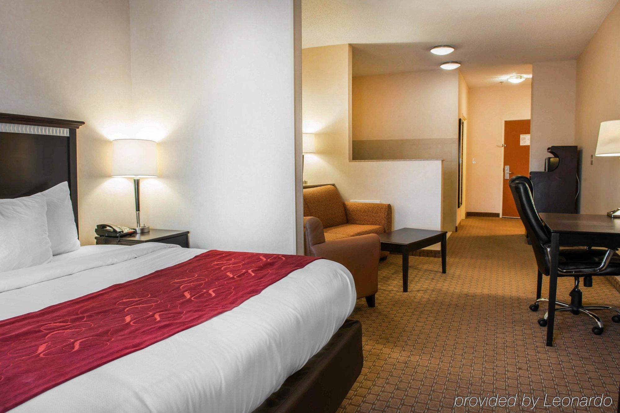 Comfort Suites Southport Exterior photo